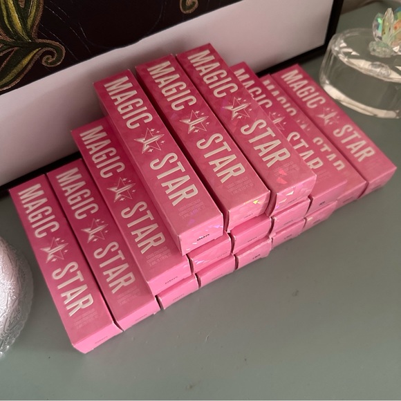 Jeffree Star Other - Jeffree Star Magic Star concealers